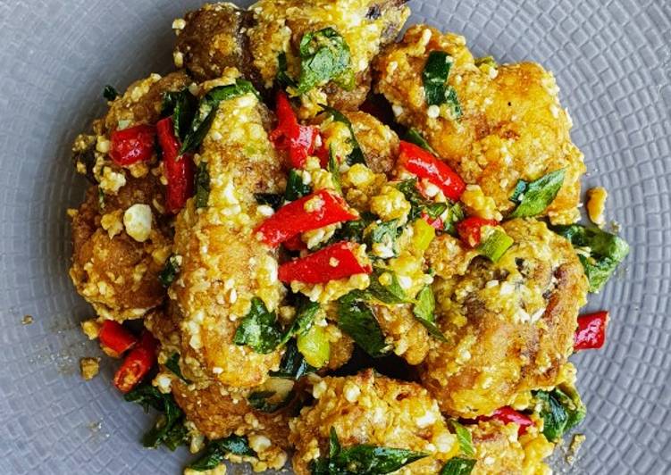 Bagaimana Menyiapkan Salted-egg Chicken/Ayam Telur Asin, Enak