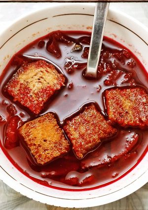A picture of 20 Minute Beetroot Tomato Soup.