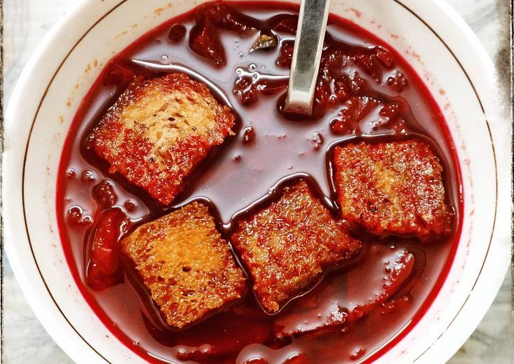 20 Minute Beetroot Tomato Soup