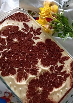 A picture of Tiramisù with Pavesini Cookies.