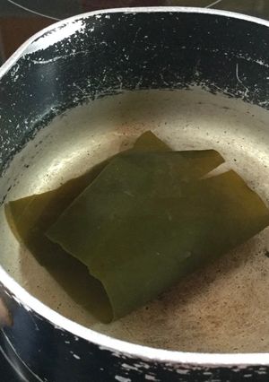 A picture of Dashi stock だし.