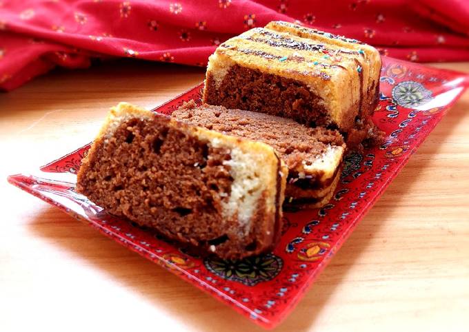 Eggless Marble cake