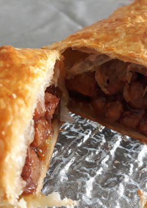 Una foto de Hojaldre de lomo y frutos secos