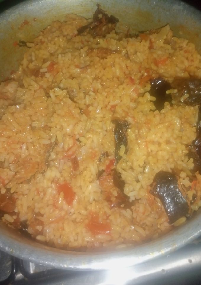 A picture of Native Jollof Rice.