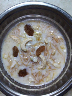 सेवई की खीर (sevai ki kheer recipe in Hindi) रेसिपी मुख्य फोटो