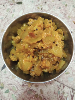 சுரைக்காய் பொரியல்(Suraikkai poriyal recipe in tamil) செய்முறை முக்கிய புகைப்படம்