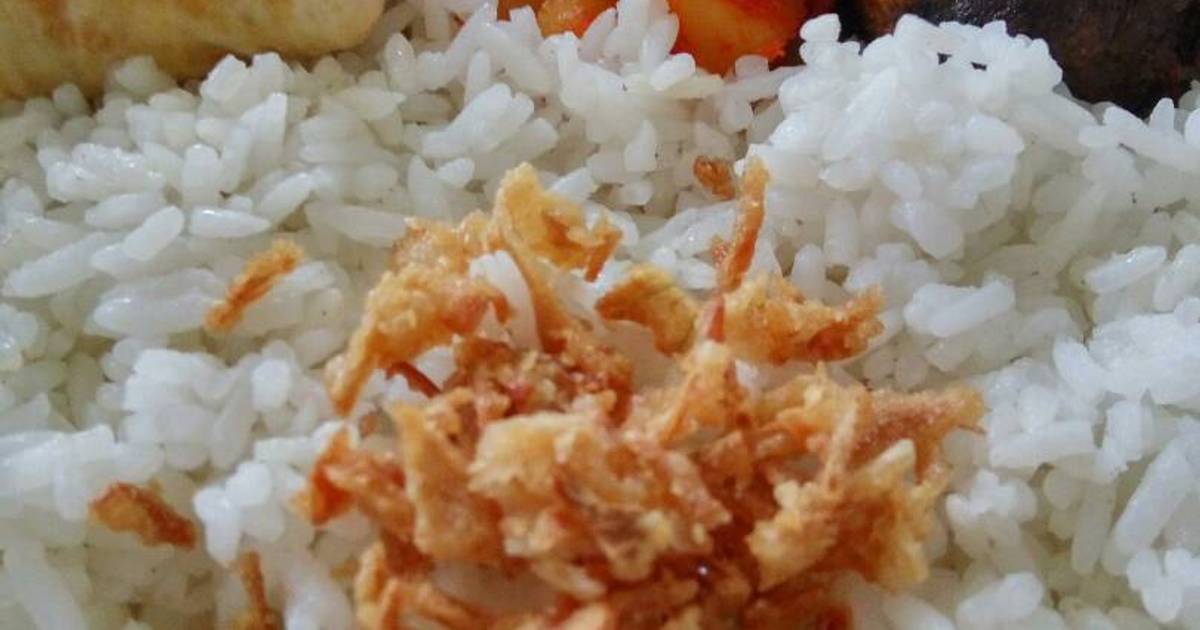 Resep Nasi uduk simple pake ricecooker 😋 oleh stella - Cookpad