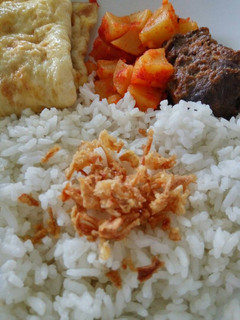 Foto resep Nasi uduk simple pake ricecooker 😋