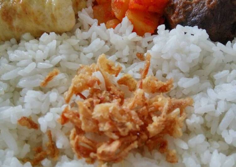 Resep Nasi uduk simple pake ricecooker 😋 yang Enak Banget