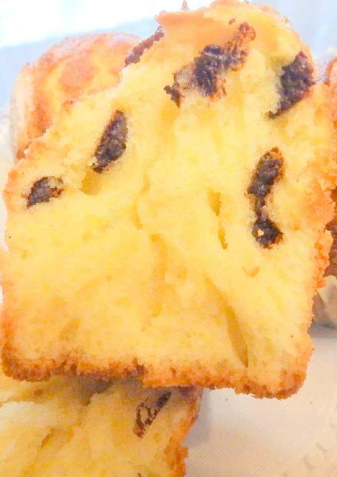 Una foto de Magdalenas con naranja y chocolate