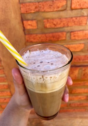 Una foto de Café frío espumoso
