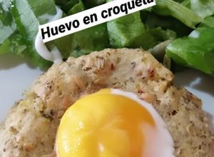 Una foto de Huevo en croqueta o huevo en bote😂