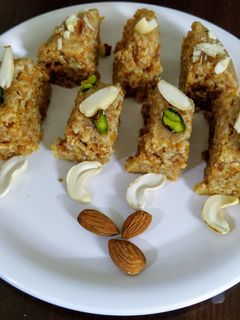 मिल्क केक (milk cake recipe in Hindi) रेसिपी मुख्य फोटो