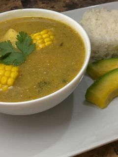 Una foto de Sancocho vegano