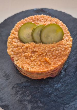 Una foto de Ensalada de Cous Cous con verduras y Gazpacho