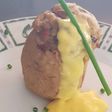 Patatas rellenas de atún y verduras