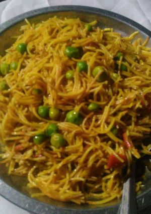 स्पाइसी पीज वर्मिसेली (Spicy peas vermicelli recipe in hindi) रेसिपी मुख्य फोटो