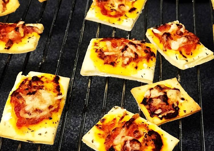 Pan pizza mini 🍕🍕🍕🍕(tipo regañá)