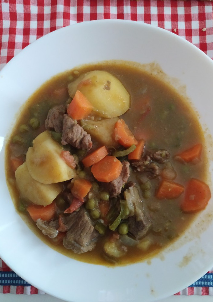 Una foto de Estofado de carne con patatas