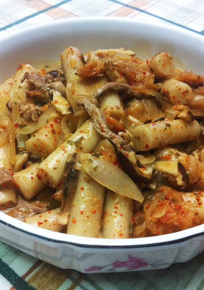 懶蟲的泡菜炒年糕 的食譜成品照片
