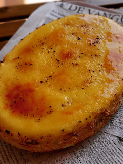 Una foto de Coca de Sant Joan v2 2023 (crema pastelera al horno)