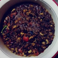 A picture of Daal makhni.