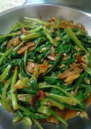 Foto resep Kangkung tumis kerang bumbu simple