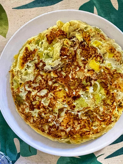 Una foto de Tortilla de puerro y patata sin aceite en Lékué