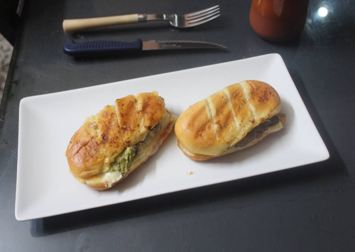 Hamburguesas caseras en panes de leche