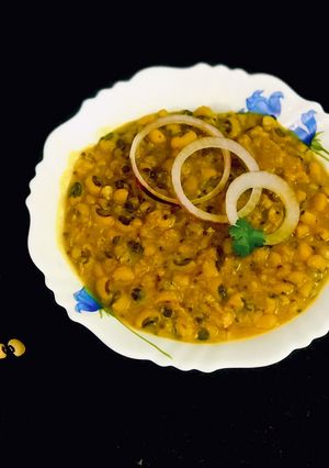 A picture of Black Eye Beans Curry (without onion, garlic and tomato).