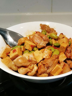 雞丁豆干炒毛豆(辣豆瓣醬版~清爽又下飯 的食譜成品照片