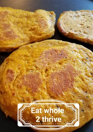 A picture of Kabocha squash Spelt sourdough flat bread.