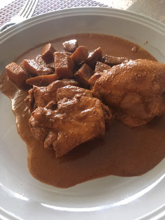 Una foto de Pollo en pipián con chilacayotes