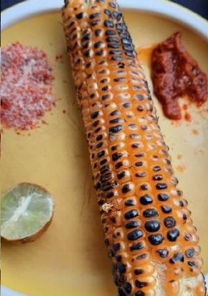 भुना हुआ भुट्टा (Bhuna hua bhutta recipe in Hindi) रेसिपी मुख्य फोटो