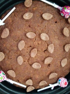 A picture of Bread cake.
