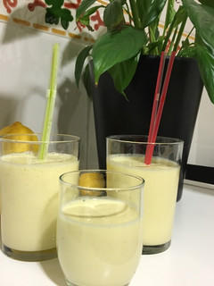 Foto principal de Smoothie de mango, plátano y pera