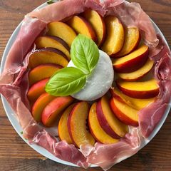 A picture of Peach caprese salad.