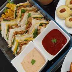 A picture of Tandoori club sandwiches.