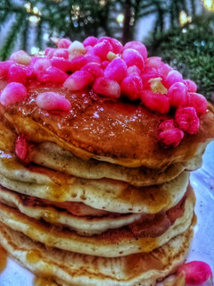 صورة لوصفة بان كيك بالرمان ومعجون البرتقال 🥞
