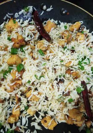 A picture of Vegan Quorn Chicken Fried Rice.