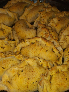 Una foto de Empanadas de Pollo al Horno + Masa + Salsa