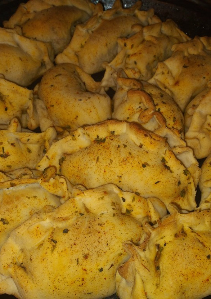 Una foto de Empanadas de Pollo al Horno + Masa + Salsa