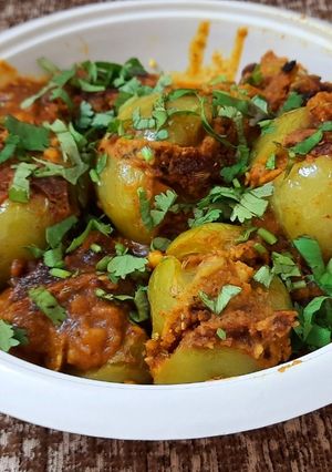 ભરેલા કાચા ટામેટાનું શાક (Masala Raw tomato sabji recipe in Gujarati) રેસીપી મુખ્ય ફોટો