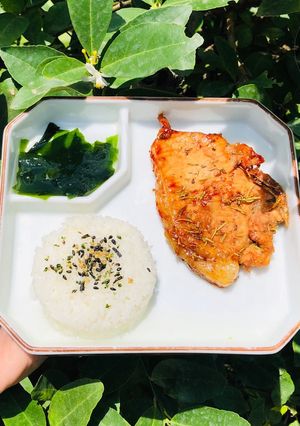 Hình của món Cốt lết áp chảo lá hương thảo -ăn dặm.