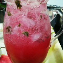 A picture of Rose lemonade.