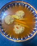 Sopa de albóndigas
