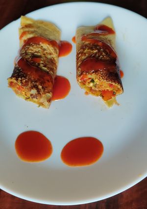A picture of Stuffed moong dal wrap.