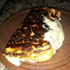 A picture of Omelette de Jamón y Queso.