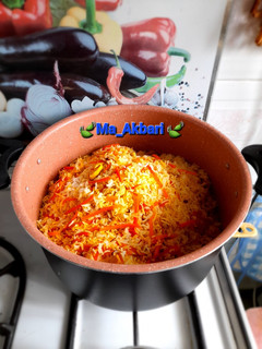 عکسی از دستور ☘️مراحل پخت هویج پلو زعفرونی با مرغ تکه ای و زرشک