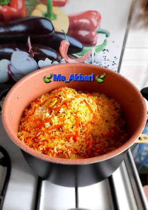 عکسی از دستور ☘️مراحل پخت هویج پلو زعفرونی با مرغ تکه ای و زرشک